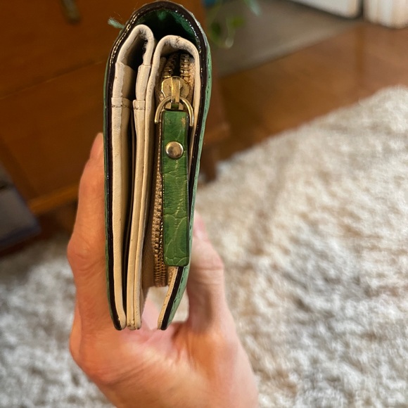 Kate Spade Green Leather Croc-Embossed Wallet - Picture 4 of 9